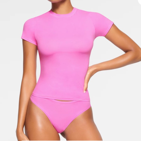NWT SKIMS Fits Everybody T-Shirt Neon Orchid size L - Picture 1 of 5